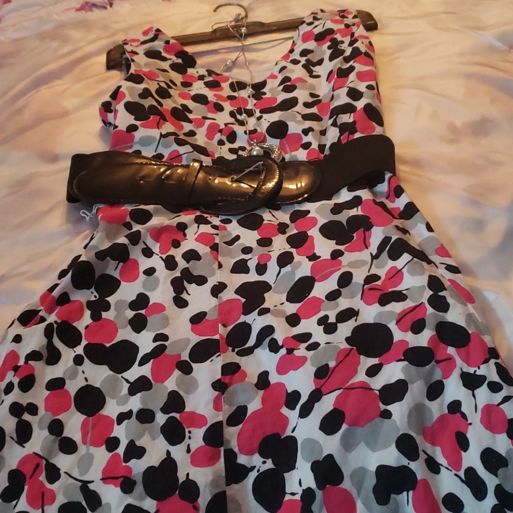 Dress - Picture 2 of 14